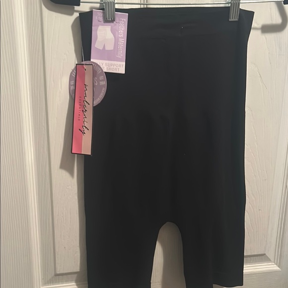 Motherhood Maternity Black Support Shorts - Picture 2 of 8